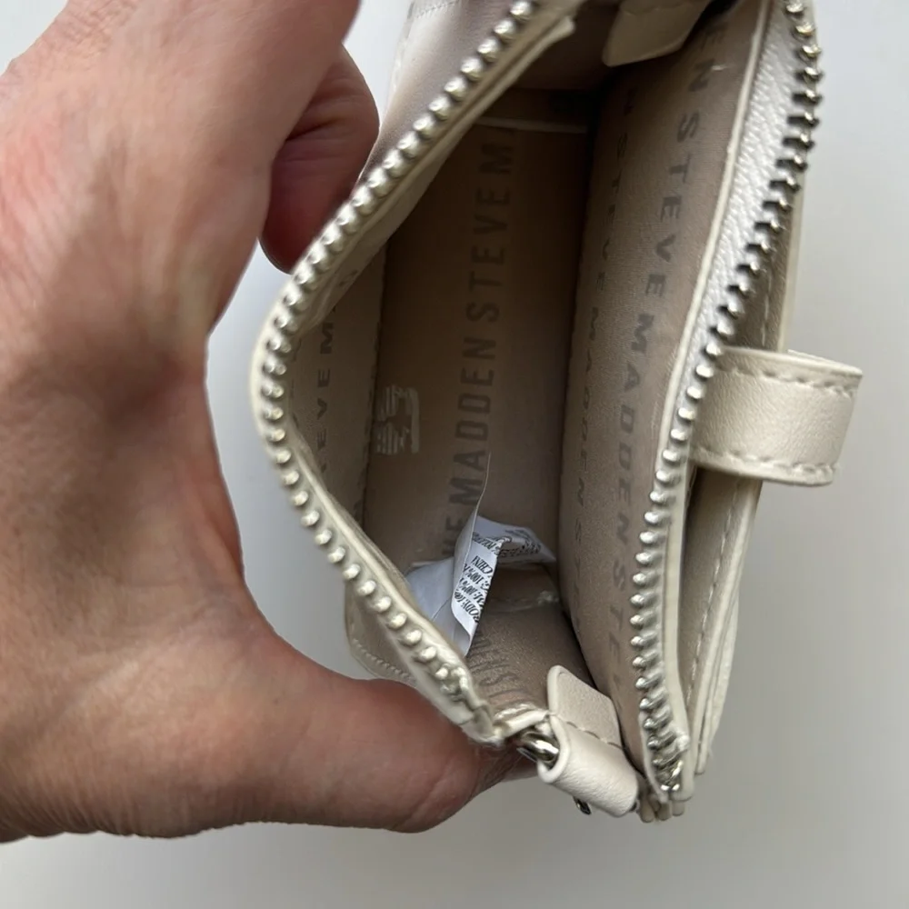 Steve Madden White Micro purse with crossbody chain - Picture 6 of 10